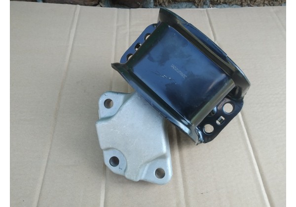 Подушка, опора двигуна права верхня Peugeot 307, 308, Partner, II, 3008, 5008, Berlingo, II, C4, C4 Picasso, C4 Grand Picasso, DS4 1.6 hdi, 1807GF, 1807X2